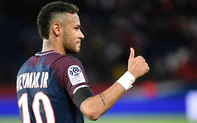 金博电竞-佩里西奇头球攻门击中横梁